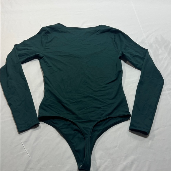 Abercrombie long sleeve body suit size small - Picture 5 of 6